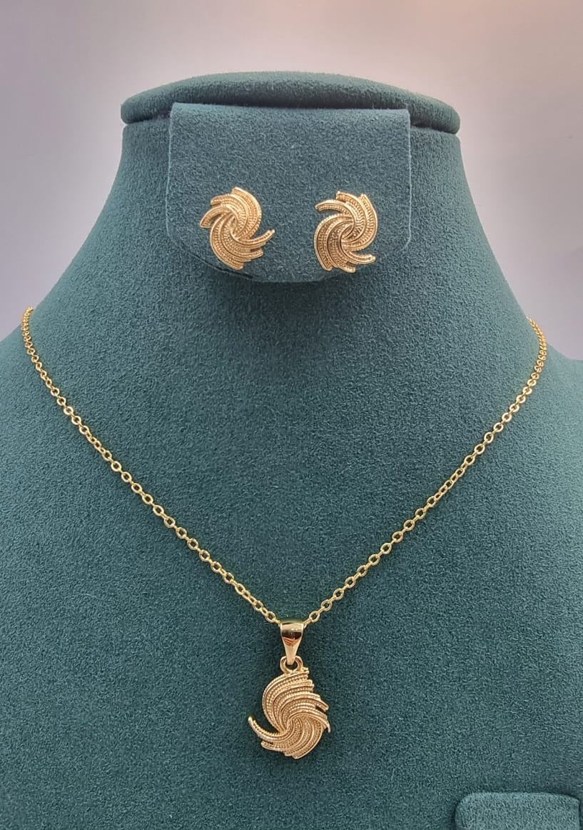 Elegant Swirl Necklace Set